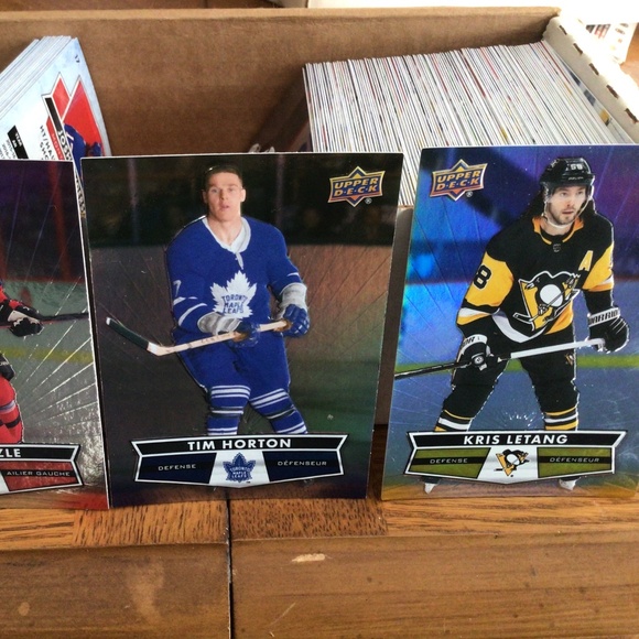 Tim Hortons 2021/22 hockey card set - Picture 2 of 2